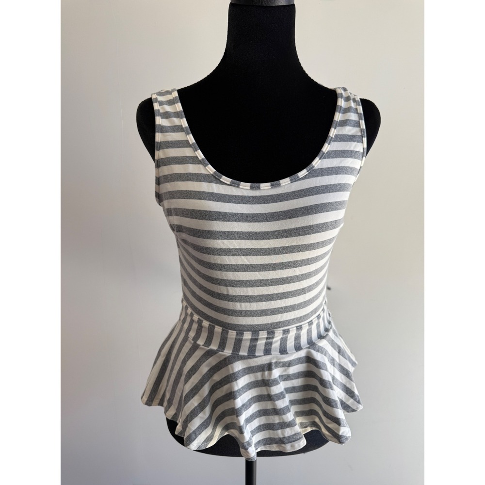 Bebe Grey White Striped Peplum Sleeveless Top Scoop Neck Size Medium